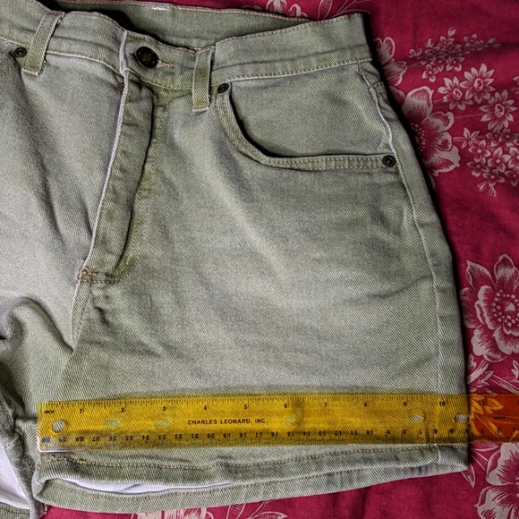 Shorts - Picture 6 of 6